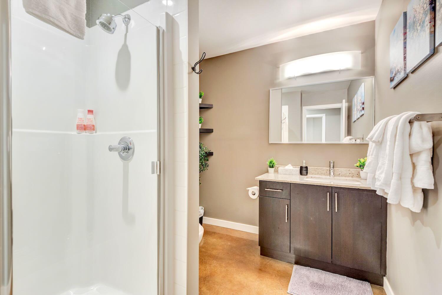 Modern 2Br Condo - King Bed - Downtown City Views Calgary Luaran gambar
